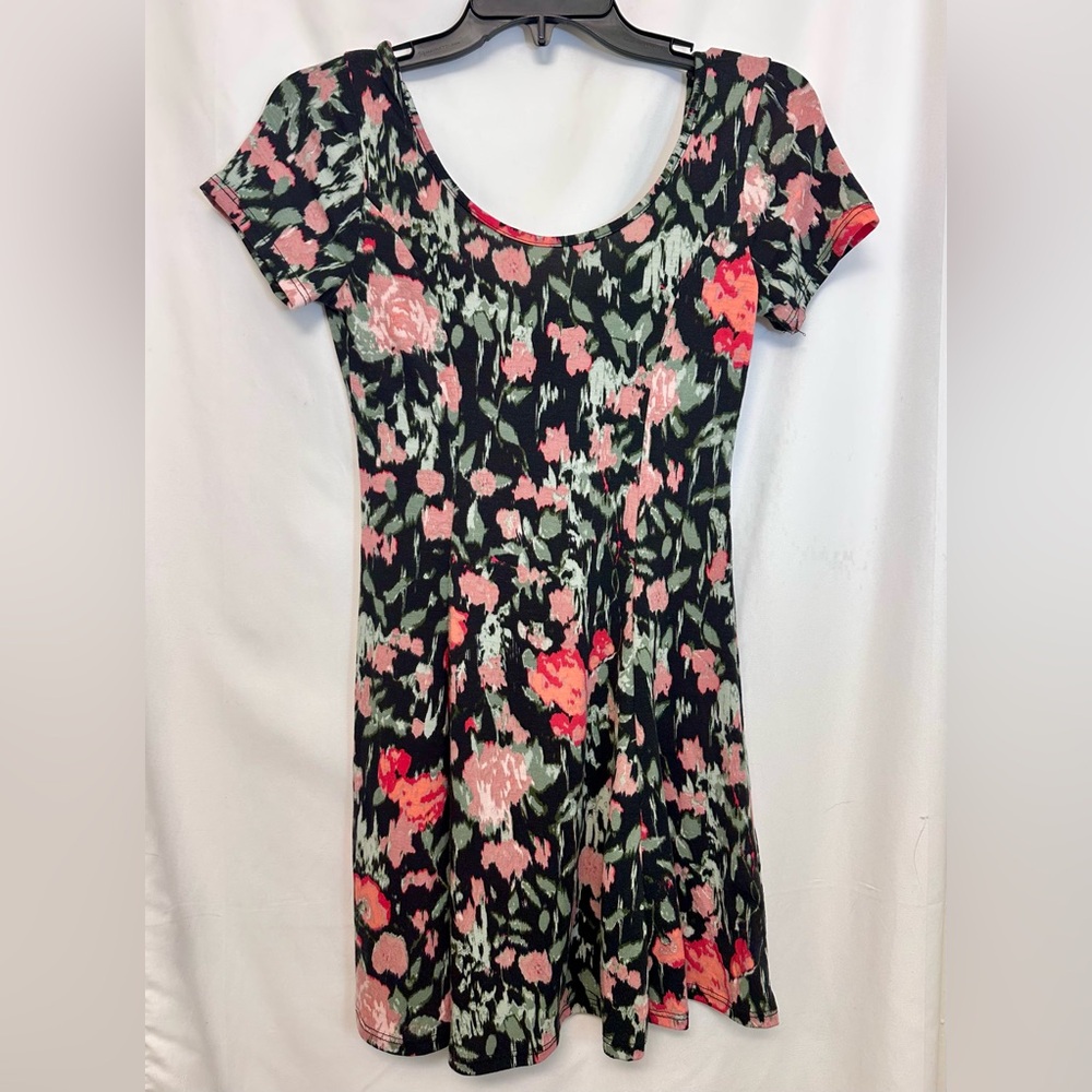 Wet Seal Black Floral Scoop-Neck Mini Dress in Pink and Green